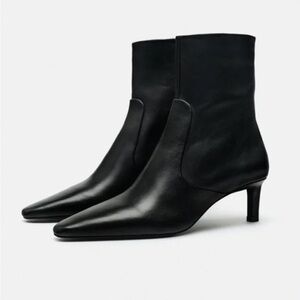 Zara HEELED LEATHER ANKLE BOOTS. Black. Size 6.5. New with Tags.